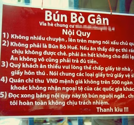 Một biển quảng cáo bá đạo của quán bún bò ở TP HCM từng gây xôn xao dư luận vì những nội quy có 1-0-2.