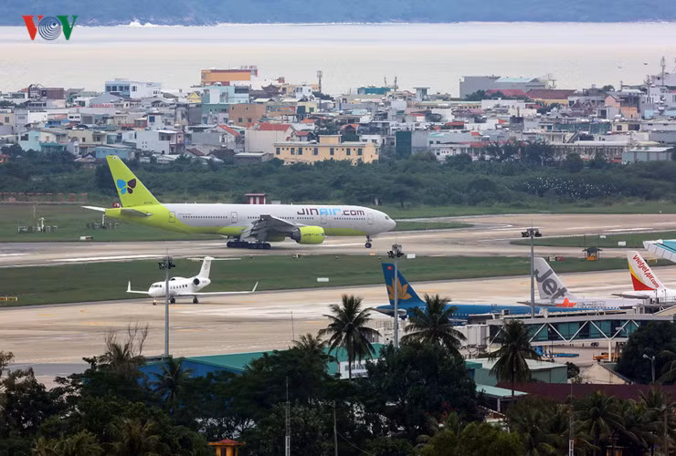 Anh: Nhon nhip san bay Quoc te Da Nang dip APEC