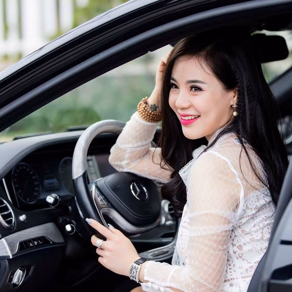 Đến ngày 31/10, vụ việc sản xuất, kinh doanh mỹ phẩm không rõ nguồn gốc xuất xứ trị giá gần 11 tỷ đồng của Công ty TNHH Thiên nhiên TS Việt Nam đã được chuyển hồ sơ sang cơ quan điều tra. Ảnh: FB Nguyen Thu Trang