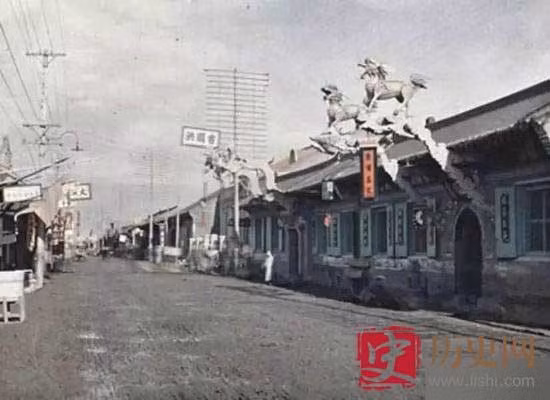 Quang cảnh đường phố Thẩm Dương, đất nước Trung Quốc cách đây hơn 1 thế kỷ trước. Ảnh Lishi