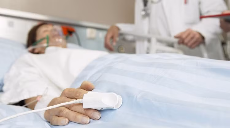 Cụ thể, sau khi trải qua ca phẫu thuật tim và trong trạng thái hôn mê, Tưởng Vỹ Quốc đã gặp lại người cha quá cố Tưởng Giới Thạch.
