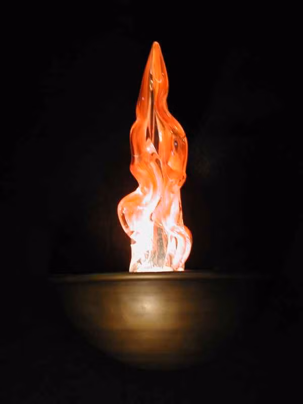 Nhờ vậy, ngọn đèn vĩnh cửu có thể cháy suốt hàng chục cho đến hàng trăm, hàng nghìn năm mà không cần châm dầu hay thay bấc.