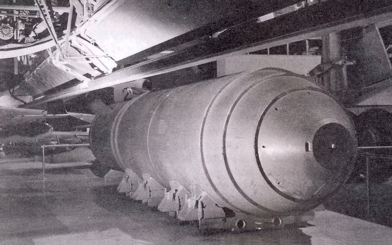 May mắn là phản ứng hạt nhân không xảy ra do lõi kích nổ plutonium được tháo rời trước đó. Thế nhưng, vật liệu phóng xạ lan ra khu vực rộng 1,5 km.