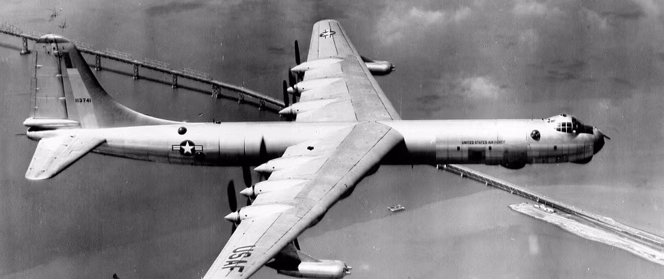 Vào ngày hôm ấy, oanh tạc cơ chiến lược B-36 rời khỏi căn cứ không quân Biggs ở Texas với đích đến là căn cứ không quân Kirtland ở New Mexico.