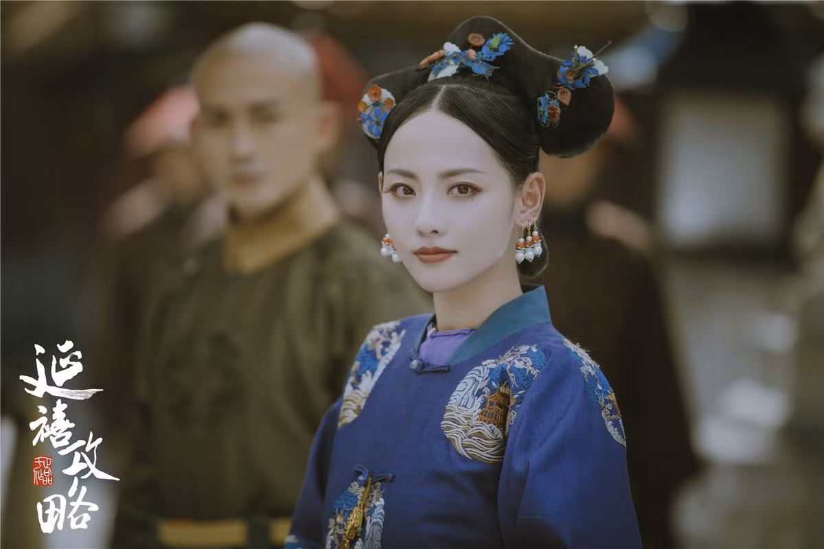 Về sau, Đại tướng quân Triệu Huệ đánh bại Hoắc Tập Chiêm và phát hiện Y Mạt Nhĩ Hãn là một mỹ nhân xinh đẹp có cơ thể tỏa mùi hương quyến rũ. Do vậy, Triệu Huệ liền bắt nàng làm cống phẩm dâng lên cho hoàng đế Càn Long.