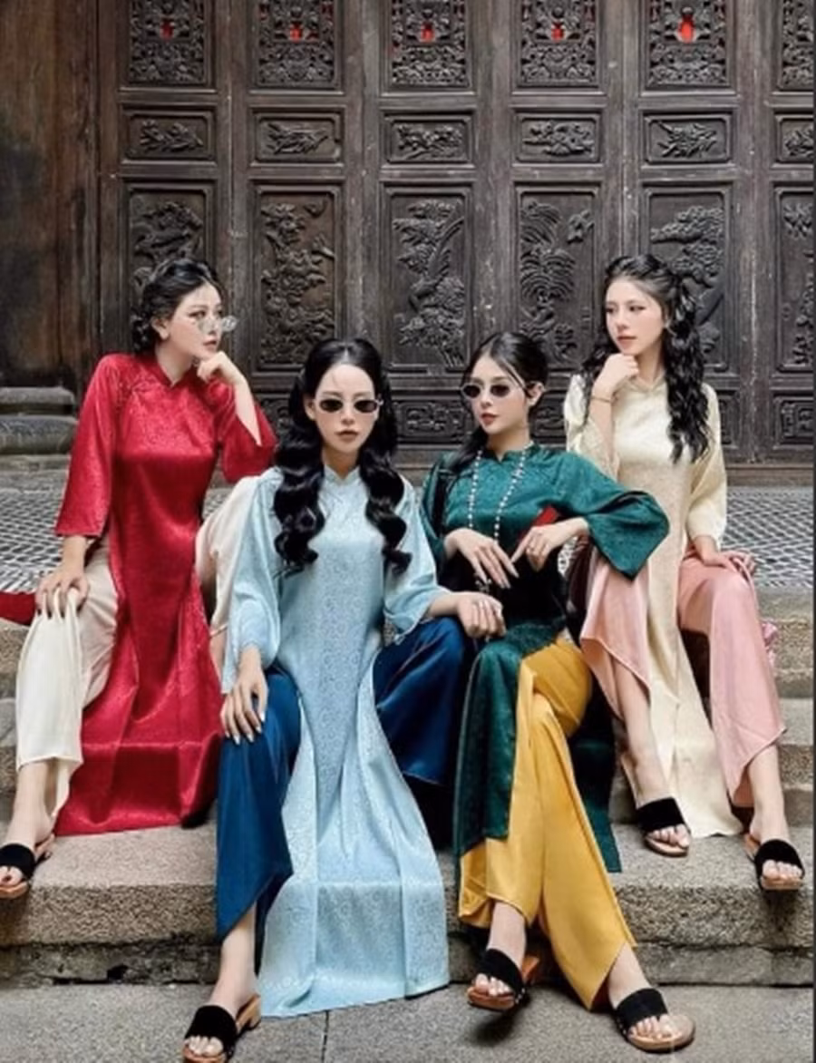 Dịch vụ chụp ảnh 'ăn nên làm ra' ngày cận Tết - Hình 2 Dich vu chup anh 'an nen lam ra' ngay can Tet-Hinh-2