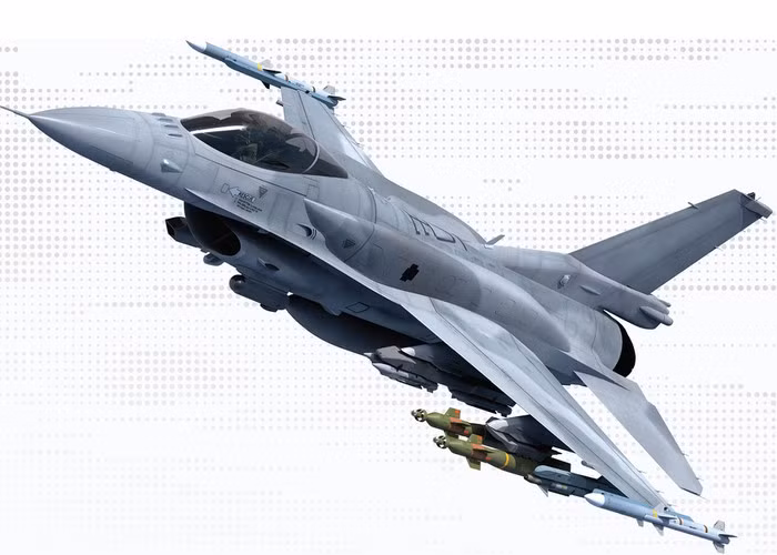Phối hợp với màn hình trên nón phi công kỹ thuật cao (JHMCS II), người điều khiển có thể dễ dàng khai hỏa tên lửa AIM-9X Sidewinder cũng như nhiều loại vũ khí đa dạng khác.