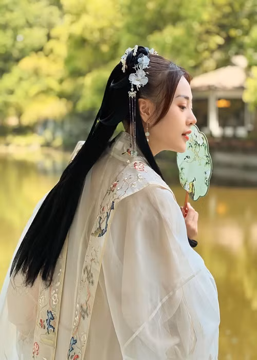 Nữ diễn viên phim "Quỳnh búp bê" chia sẻ trên truyền thông, nếu còn duyên, cô vẫn đóng phim. Ảnh: FBNV