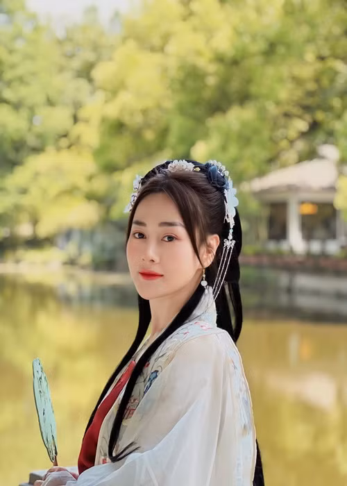 Từ giữa năm 2022 khi thừa nhận hẹn hò Shark Bình, Phương Oanh không đóng phim hay tham gia sự kiện giải trí. Ảnh: FBNV
