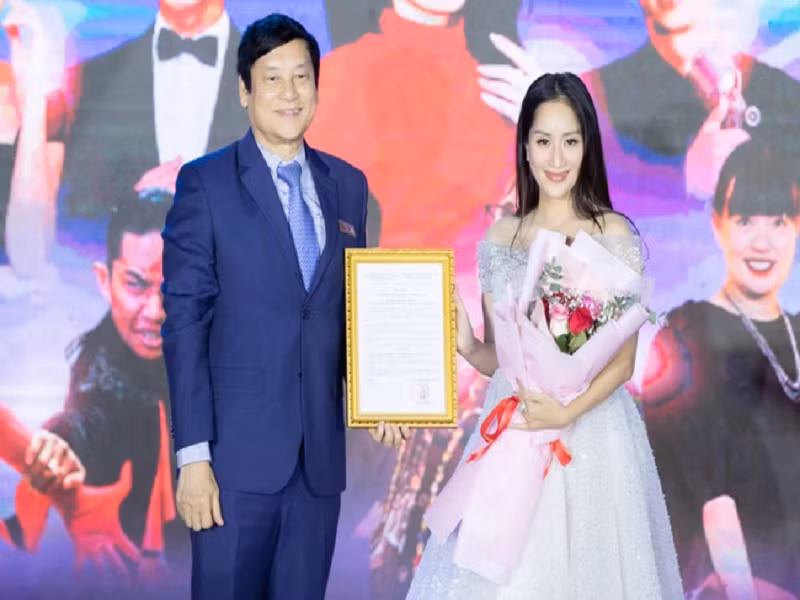  Khánh Thi làm Viện trưởng Viện Văn hóa - Nghệ thuật của Trường ĐH Kinh tế - Tài chính TP. Hồ Chí Minh (UEF). Đây là mong ước từ lâu của cô. Ảnh: VTV