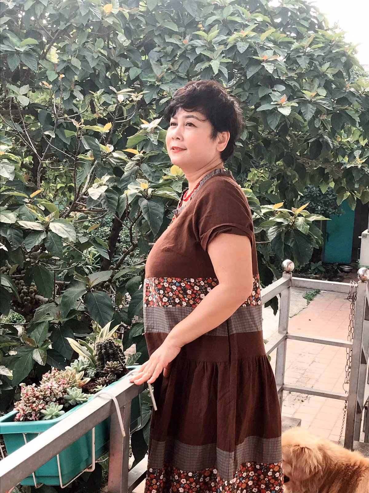 NSND Minh Hằng chia sẻ rất sợ một mình, kể cả tiêu tiền một mình cũng chán, nhất là sau khi cha và chồng mất.