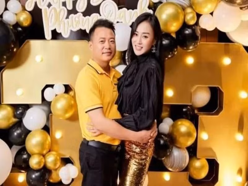 Những khoảnh khắc thân mật của Phương Oanh và Shark Bình vấp phải tranh cãi khi nam doanh nhân chưa chính thức ly hôn. Ảnh: Bảo vệ công lý
