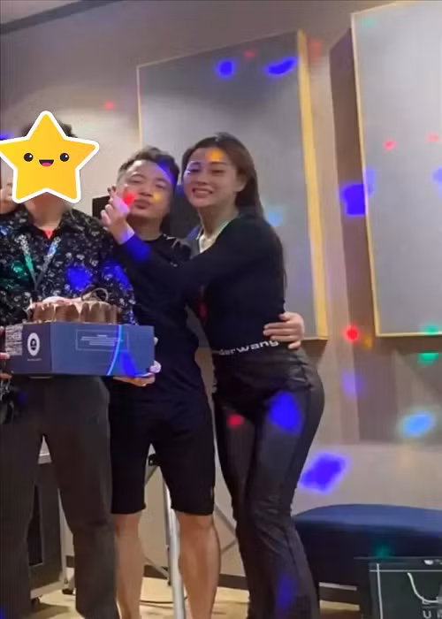 Phương Oanh lẫn Shark Bình đều không ngại đáp trả khi bị cư dân mạng mỉa mai, công kích. Ảnh: Vietnamnet