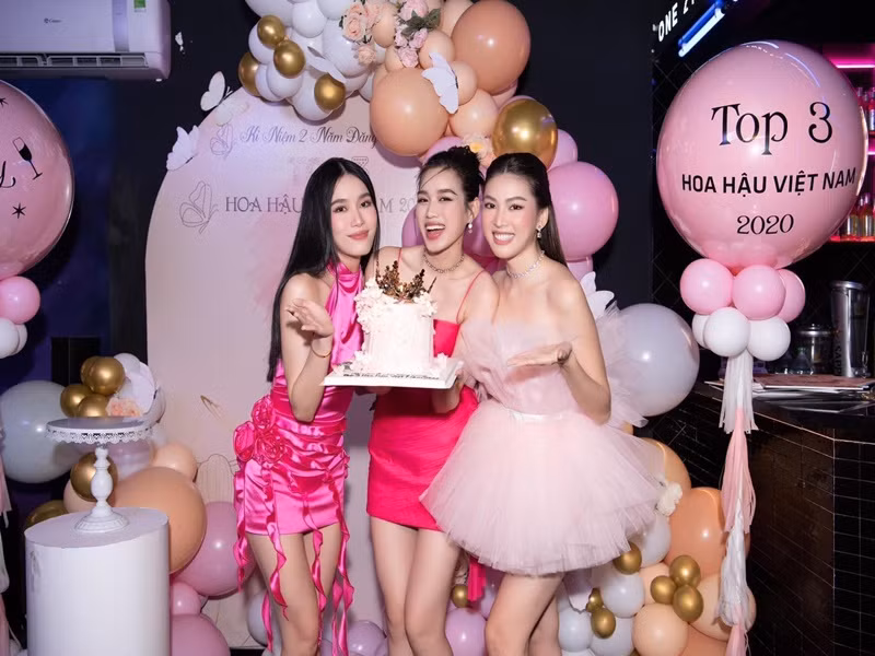Phương Anh hiện tại là người mẫu, MC, BTV truyền hình.