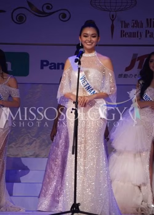 Ở Hoa hậu Quốc tế 2019, Á hậu Tường San lọt top 8 chung cuộc. Cô sở hữu nhan sắc ngọt ngào cùng khả năng ngoại ngữ tốt. Ảnh: Missosology.