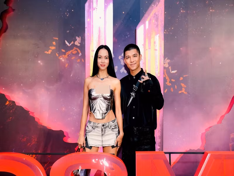 Mãi đến năm 2019, trong cuộc phỏng vấn với Zing, Cường Seven cho biết, anh và Vũ Ngọc Anh đã hẹn hò được khoảng 1 năm. Đến nay, tình cảm của cặp đôi này vẫn mặn nồng. Ảnh: FBNV