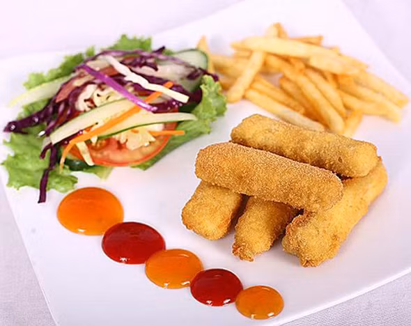Đừng ngại các món đặc biệt. Nhiều cửa hàng đồ ăn nhanh có thể mang đến cho bạn một thực đơn lành mạnh với một vài tinh chỉnh, thay thế. Bạn có thể yêu cầu đặt nước sốt bên cạnh món ăn, hoặc có thể yêu cầu một bụn lúa mì trên chiếc bánh hamburger hoặc bánh mì nguyên hạt cho sandwich của mình. 