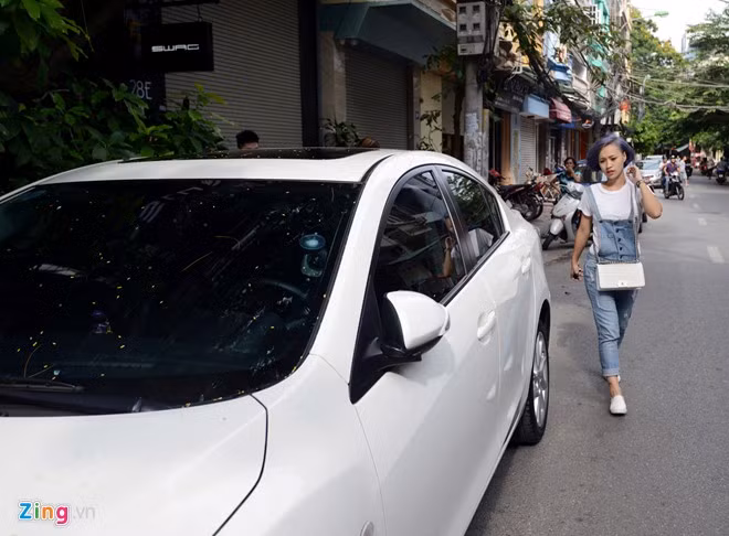 Với lịch diễn dày đặc tại các tỉnh, nữ DJ chọn ô tô làm phương tiện chính. Đây là "xế hộp" do cô tự sắm sau hơn 7 năm lăn lộn với nghề DJ.