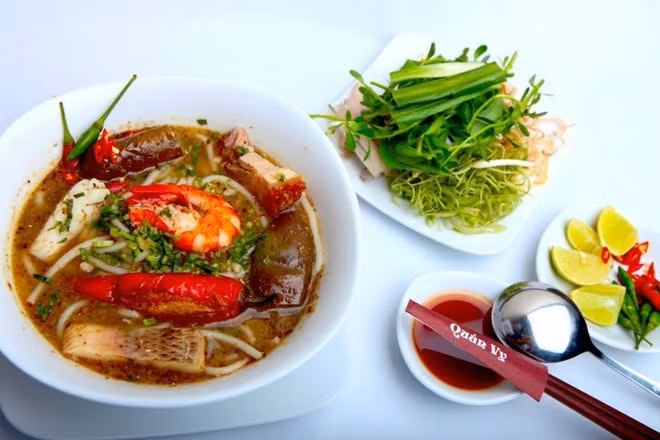 Bún mắm là món ăn được biến tấu từ món mắm kho, một trong những món ăn đặc trưng của người dân Nam Bộ. Mắm kho thường được dùng chung với cơm trong bữa ăn gia đình. Khi gia giảm thêm nước dùng, bún tươi, rau sống, mắm kho trở thành bún mắm.