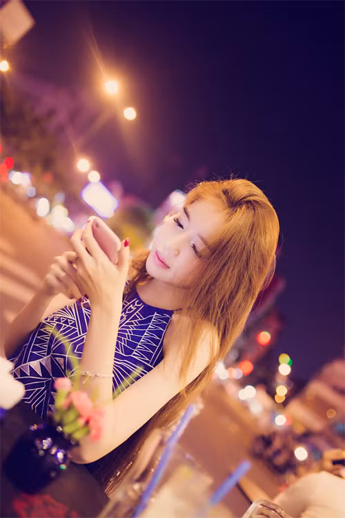 Elly chia sẻ, cô rất mệt mỏi trước những thông tin đồn đoán về bố của Cadie Mộc Trà. Elly mong muốn mọi người yêu quý cô và bé Cadie hãy tôn trọng cuộc sống riêng tư của mẹ con cô.