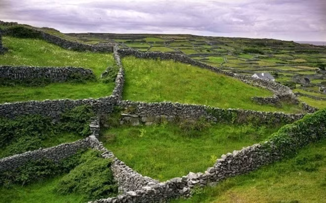 Kham pha nhung buc tuong da ky la o Ireland