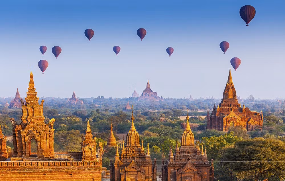 Myanmar: Là quốc gia đang phát triển, Myanmar sẽ mang tới cho du khách một trải nghiệm châu Á đích thực với hình ảnh các nhà sư, đền chùa, xe kéo và xe ngựa.
