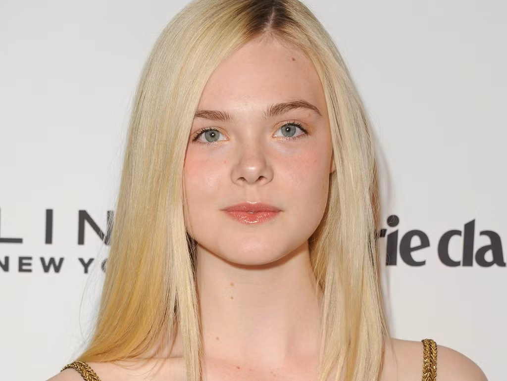 9. Elle Fanning (18 tuổi, Hollywood và giải trí) khẳng định tài năng diễn xuất của mình qua hàng loạt bộ phim nổi tiếng, nhất là "bom tấn" của hãng Disney Maleficent (Tiên hắc ám) phát hành năm 2014. Một năm sau, Elle cũng được giới phê bình điện ảnh đánh giá cao nhờ vai diễn trong phim hài 20th Century Women (Phụ nữ thế kỷ 20). Ảnh: Pinterest.