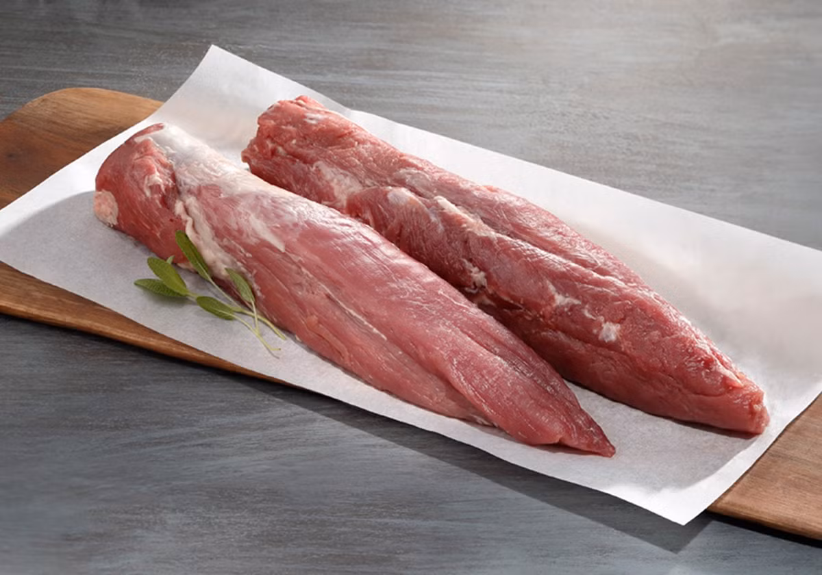Thịt thăn chuột giảm cân: Nếu đang thấy bụng xồ xề thì đây là lúc bạn nên thường xuyên ăn thịt thăn chuột. Thịt thăn này còn có ít mỡ hơn cả ức gà. Các nhà nghiên cứu tại Australia đã chứng minh rằng ăn thịt thăn lợn sẽ làm giảm cảm giác thèm ăn, từ đó đẩy nhanh quá trình giảm cân. (Ảnh: snakeriverfarms)