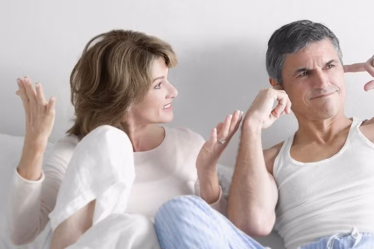 Duy trì ác cảm: Cảm xúc tiêu cực này là một phản ứng do stress gây ra khiến bạn luôn bị căng thẳng trong người. Những người thừa EQ luôn tránh cảm xúc này bằng mọi giá để không cảm thấy khó chịu đồng thời lại tốt cho sức khỏe. 