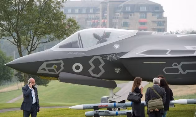 Kinh ngac suc manh may bay F-35 khi khong tang hinh