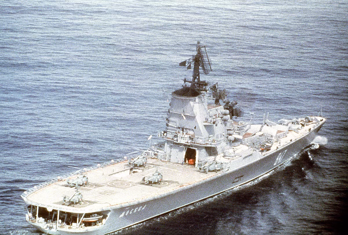 Tàu sân bay lớp Moscow có khả năng hoạt động tối đa 26.000 km ở tốc độ hành trình khoảng 22 km/h. Tàu có biên chế thuỷ thủ đoàn đầy đủ khoảng 850 người chưa kể lực lượng Không quân. Nguồn ảnh: Navyarchive.