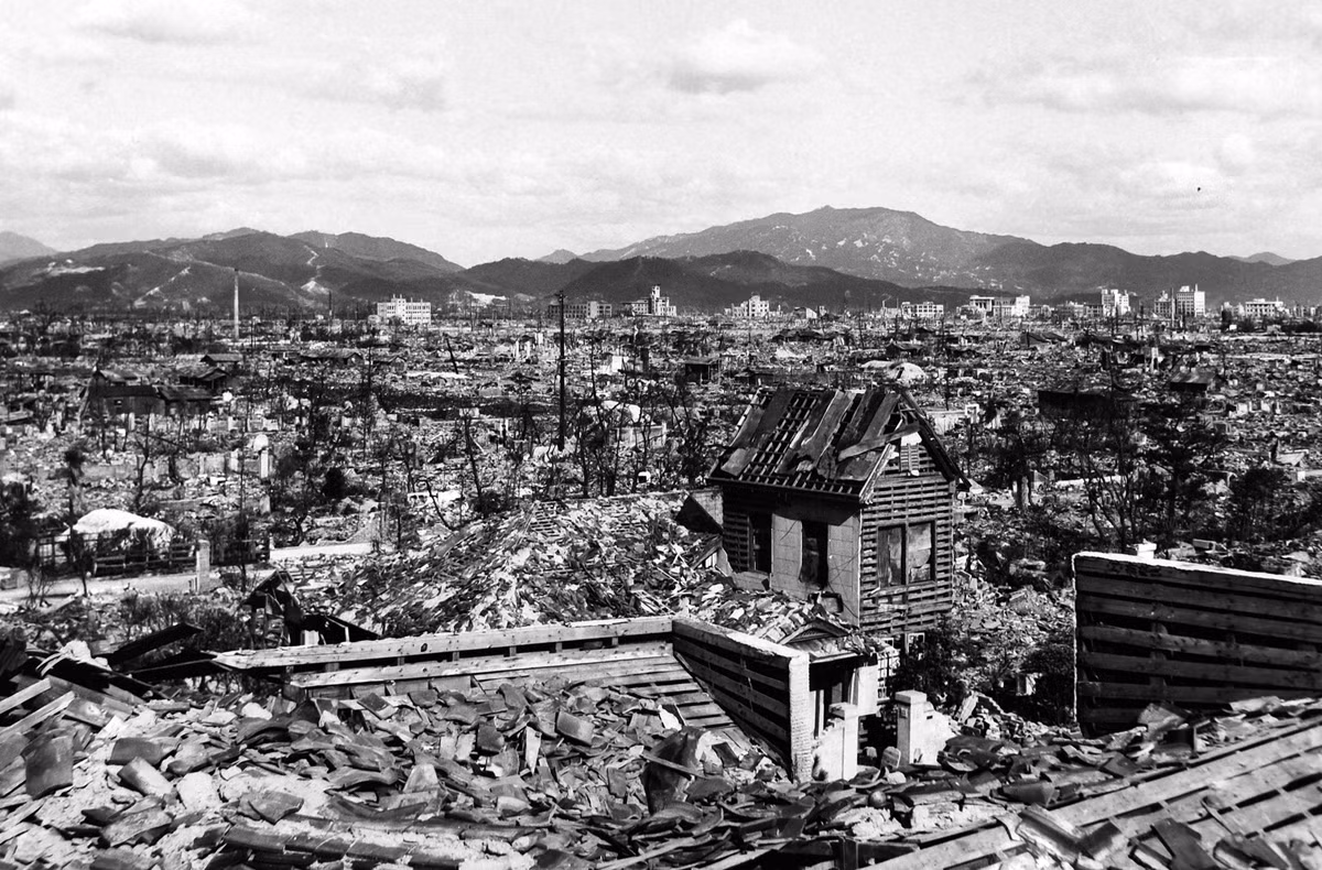 Cách Ground Zero khoảng 5 kilomets, sức công phá của vụ nổ vẫn là cực kỳ kinh hoàng. Nguồn ảnh: Theatlantics.