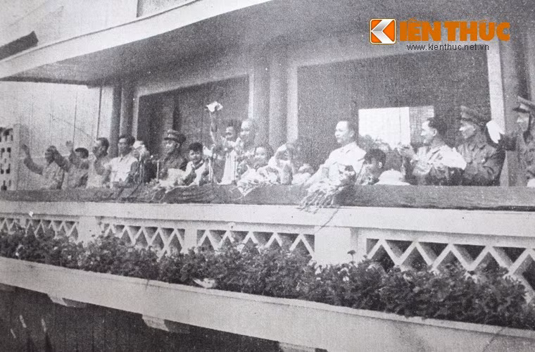 Cuộc diễu binh ngày 2/9 của Việt Nam được tổ chức vào ngày 2/9/1955 nhân dịp 10 năm ngày thành lập đất nước. Cuộc diễu binh này cũng tổ chức trong thời điểm rất đặc biệt khi trước đó chỉ hơn 1 năm, Việt Nam chiến thắng vang dội trong cuộc kháng chiến chống Pháp.