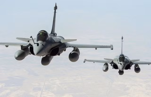 Nhiều nguồn tin khẳng định, kể cả khi Slovakia từ bỏ MiG-29 và đồng bộ hoá lực lượng Không quân của mình với NATO, nước này cũng sẽ chọn F-16 hoặc F-35 từ Mỹ, còn chiến đấu cơ Dassault Rafale của Pháp, có thể khẳng định là không có cơ hội đặt chân vào biên chế không quân Slovakia. Nguồn ảnh: Quora.