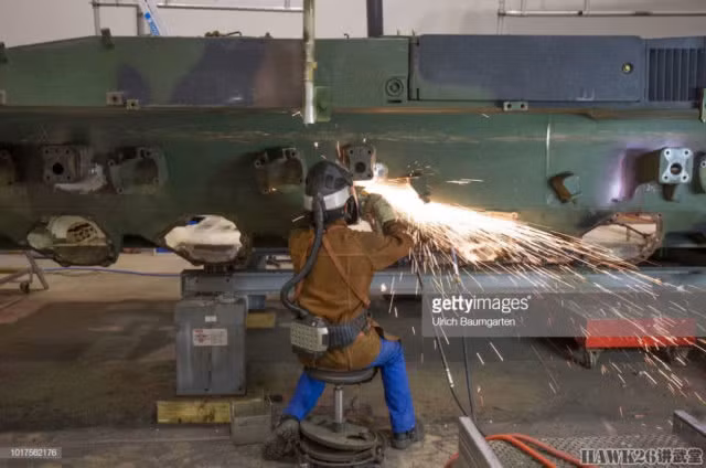 Đại tu phần thân xe. Nguồn ảnh: Getty Images.