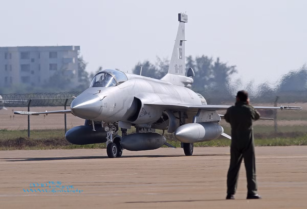 Được biết, phiên bản chiến đấu cơ JF-17 mà Myanmar đặt mua của Trung Quốc được gọi là JF-17 Block II.