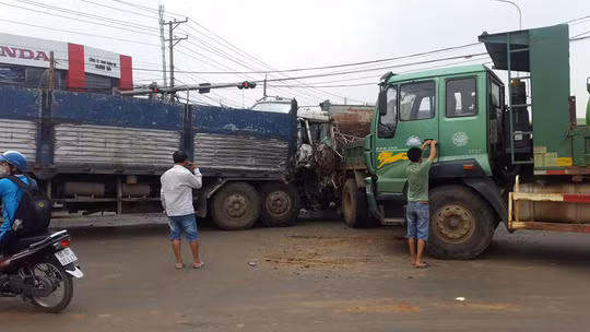 Những vụ tai nạn giao thông thảm khốc tuần qua (16-22/4) - Hình 3 Nhung vu tai nan giao thong tham khoc tuan qua (16-22/4)-Hinh-3