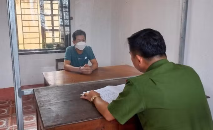  Đột nhập nhà thờ, cuỗm đi nhiều tài sản giá trị: Mai Khánh Duy (SN 1985, trú huyện Xuân Trường, tỉnh Nam Định) đã đột nhập vào Nhà thờ Giáo xứ Kiên Lao, lục tìm và trộm cắp tài sản giá trị ước tính khoảng 40 triệu đồng. Ngày 17/6, Công an huyện Xuân Trường cho biết đang tạm giữ Duy để điều tra, làm rõ. 