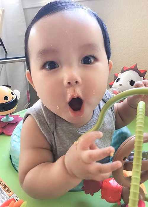 Bé Maximus vô cùng kháu khỉnh.