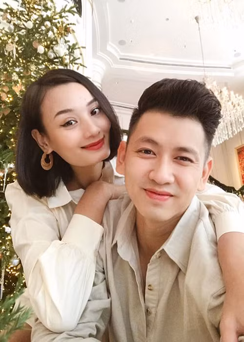 Lê Thúy và Đỗ An cũng nhận ra càng căng thẳng, càng khó có em bé nên cả hai thống nhất sẽ sống vui vẻ và thoải mái. Hiện Lê Thúy chủ yếu dành thời gian ăn uống tẩm bổ, đi du lịch.