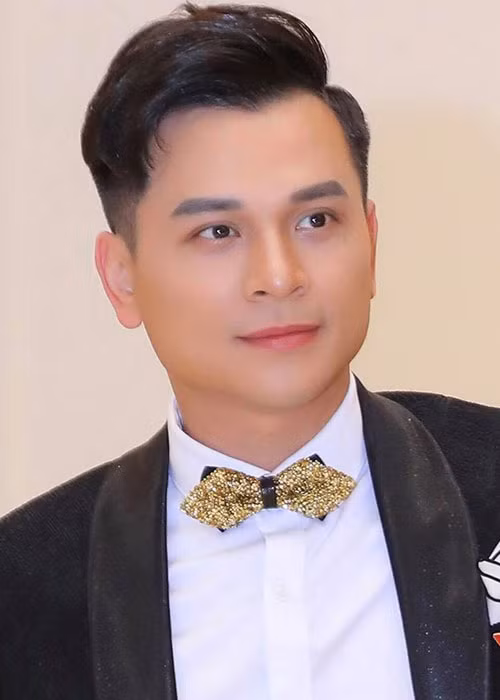 Ở tuổi 36, nam MC kiêm diễn viên khiến nhiều cô gái phải thương nhớ bởi ngoại hình chuẩn soái ca.