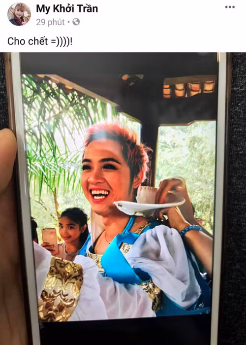 Khởi My cũng chẳng phải dạng vừa. Cô đăng tải khoảnh khắc "xấu điên đảo" của Thanh Duy Idol khiến anh "câm nín".