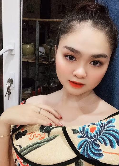 Giọng ca sinh năm 2002 sở hữu gương mặt xinh đẹp, ngày càng ra dáng thiếu nữ.