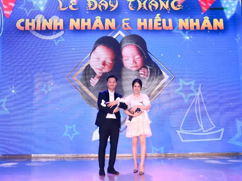 MC Thanh Trung mo tiec day thang cho cap quy tu sinh doi
