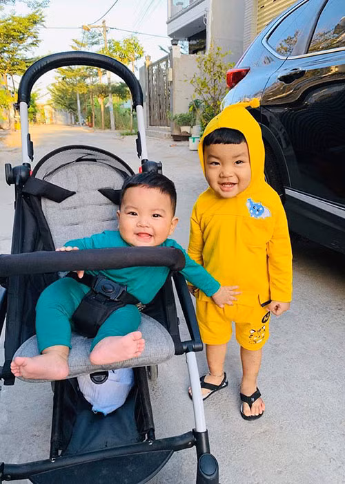 Vì các con còn nhỏ nên Hải Băng đón năm mới tại nhà.