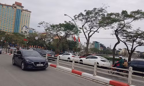Ha Noi: Bai trong xe 