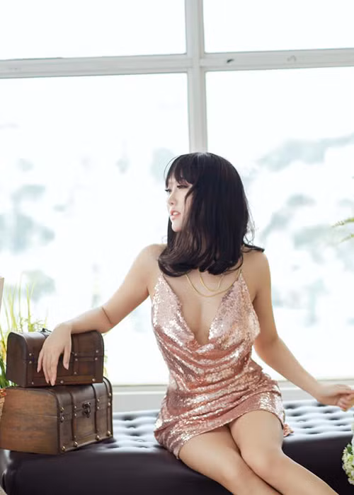 Nữ diễn viên khiến nhiều đấng mày râu mê mệt bởi vóc dáng gợi cảm.