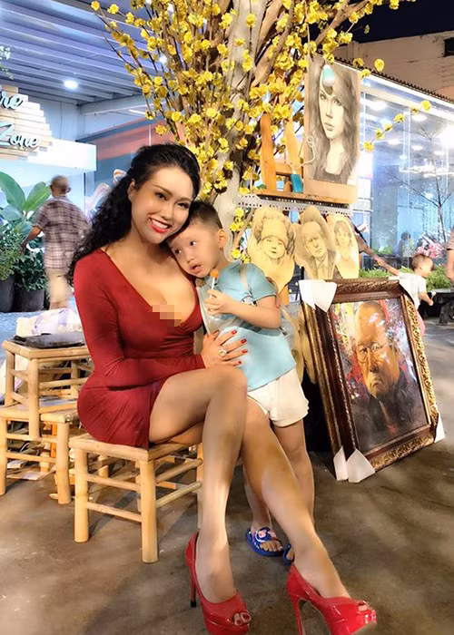Ve goi cam cua my nhan 2 doi chong, 21 lan dao keo