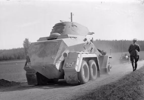 Chỉ tính riêng trong năm 1936 đã có tới 1000 chiếc Kfz 231 từng được sản xuất trước khi quá trình sản xuất loại thiết giáp này bị đình trệ để Đức chuyển sang sản xuất xe thiết giáp 8 bánh thay vì 6 bánh. Nguồn ảnh: Warhistory.