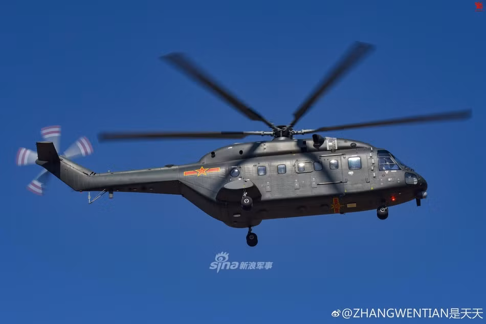 Có tên đầy đủ là Aérospatiale SA 321 Super Frelon, đây từng là loại trực thăng hạng nặng nhất và có tốc độ bay nhanh nhất khi nó ra đời vào năm 1962 và bắt đầu được sản xuất hàng loạt từ năm 1966 của thế kỷ trước. Nguồn ảnh: Sina.